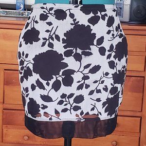 Ecru Floral Sheer Lined Mini Skirt M Black/Grey